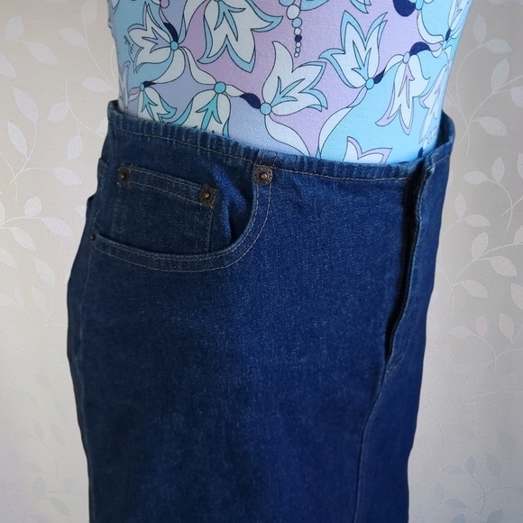 Vintage Y2K DKNY Embellished Logo Side Slits Stretch Denim Skirt Dark Wash - Picture 4 of 16